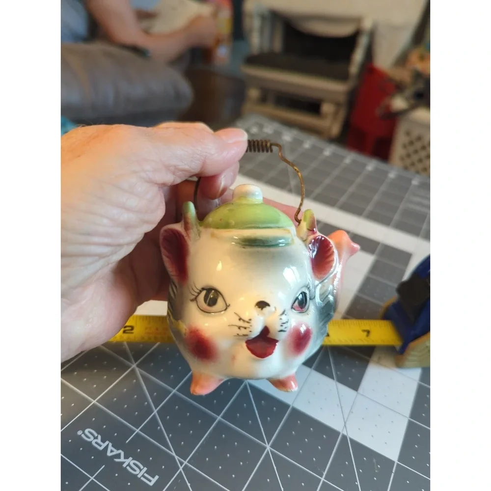 Vintage Anthropomorphic Kitschy Kitty Cat Teapot Salt Shaker Wire Bail